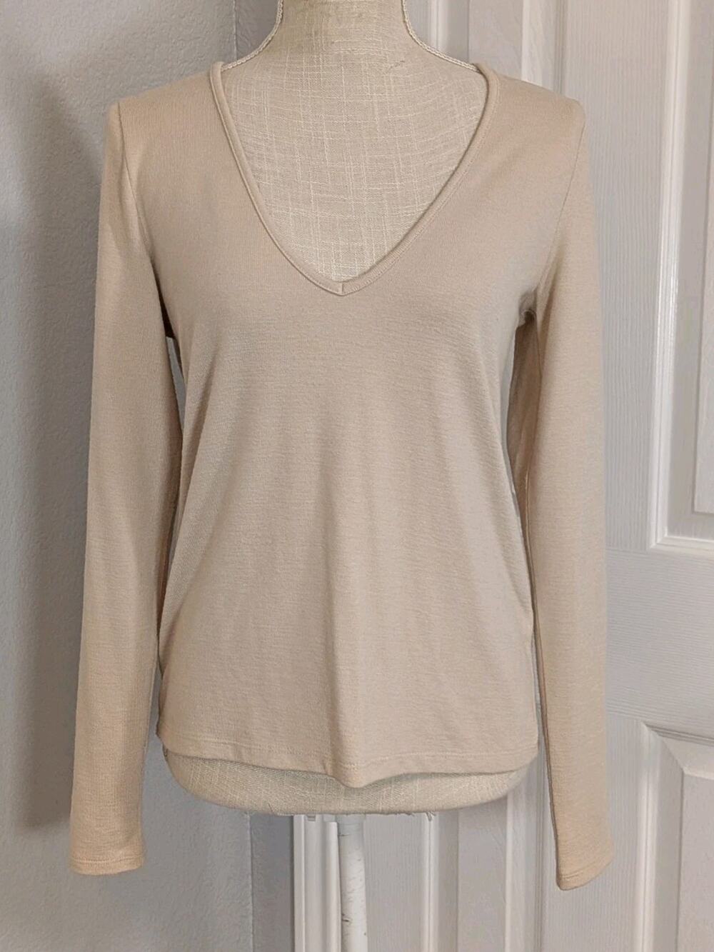 Vince Cozy V-Neck Knit Cream Long Sleeve Top Size Large